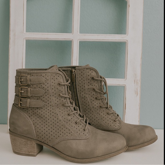 Xappeal Ginger Lace-Up Ankle Boots – Size 10M - Picture 1 of 5